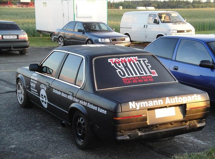 BMW 325i brænderbil dhb 2010 billede 1