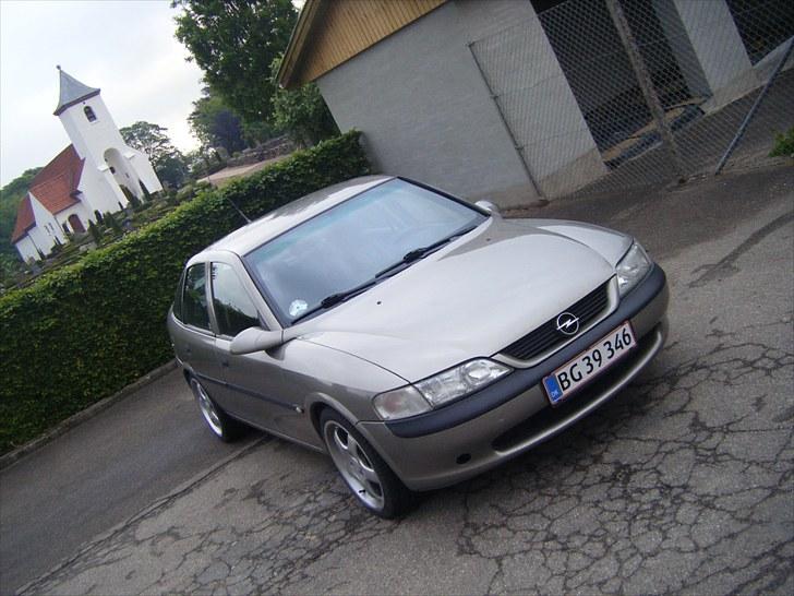 Opel Vectra B billede 1