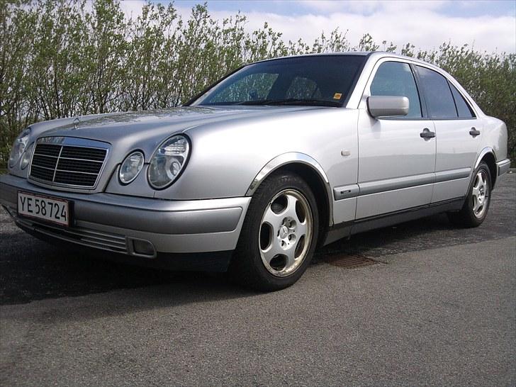Mercedes Benz E290 TD (SOLGT) billede 5