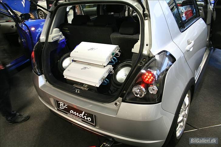 Suzuki Swift 1,3L 16v SOLGT - Biler i bella 2010 billede 3