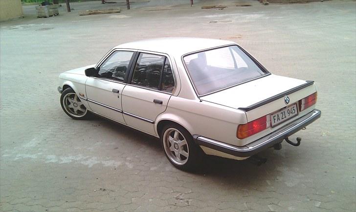 BMW 320i E30 billede 2