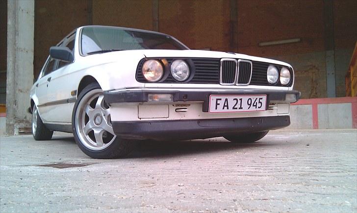 BMW 320i E30 billede 3