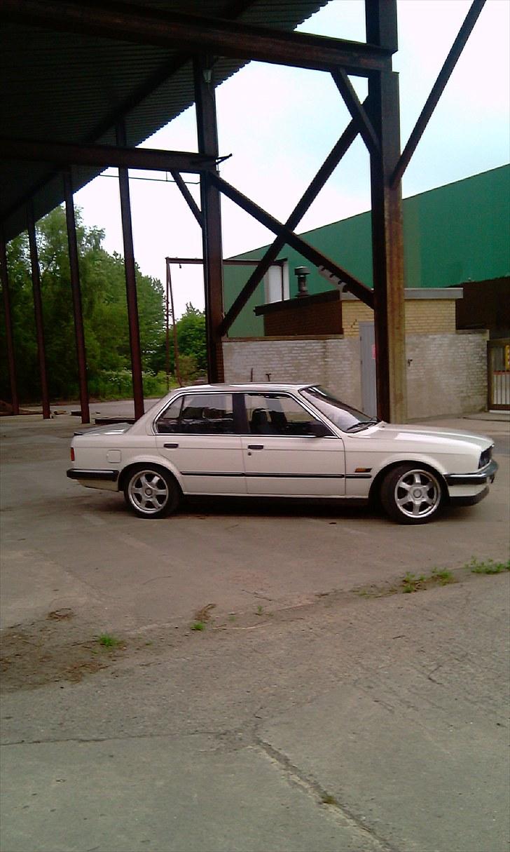 BMW 320i E30 billede 8