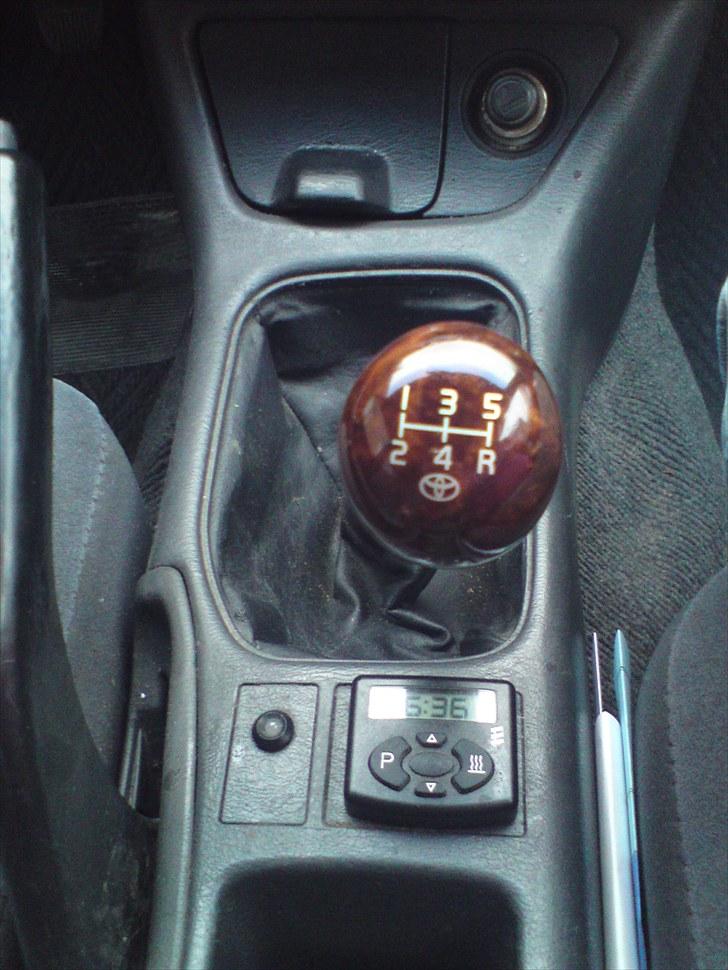 Toyota carina e 2,0 gli (solgt) billede 13