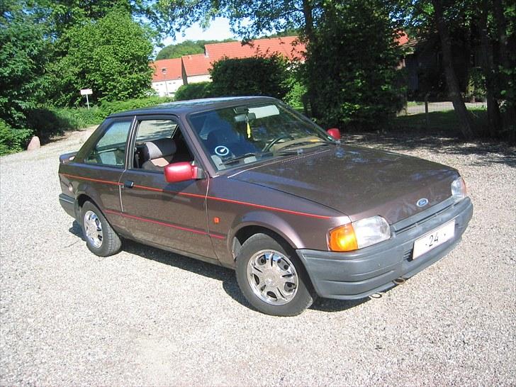 Ford escort savoy  billede 1