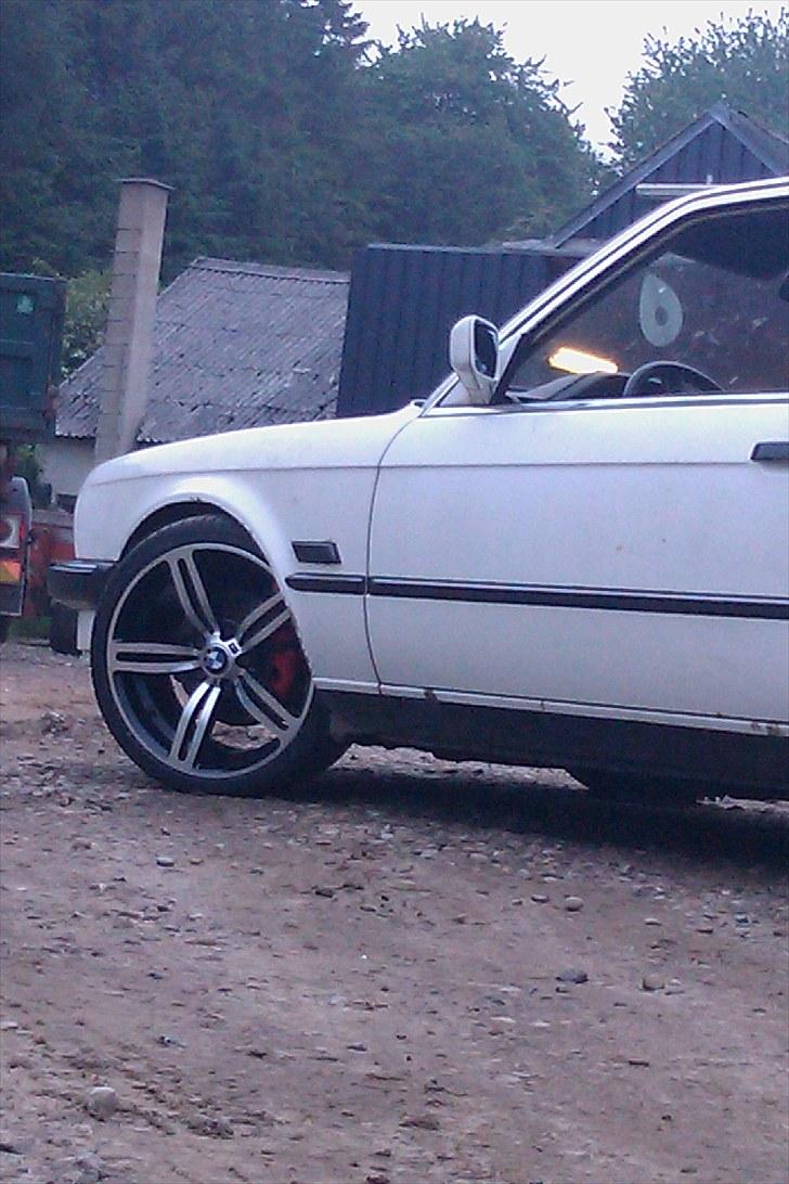 BMW e30 320i coupe billede 4