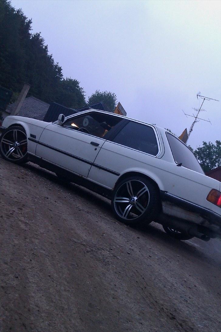 BMW e30 320i coupe billede 5
