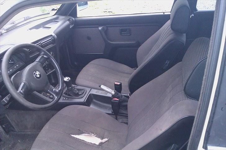 BMW e30 320i coupe billede 14