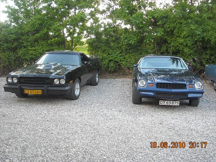 Ford ranchero 500 solgt - min ranchero og min kammerats camaro ,begge road rebels. billede 12