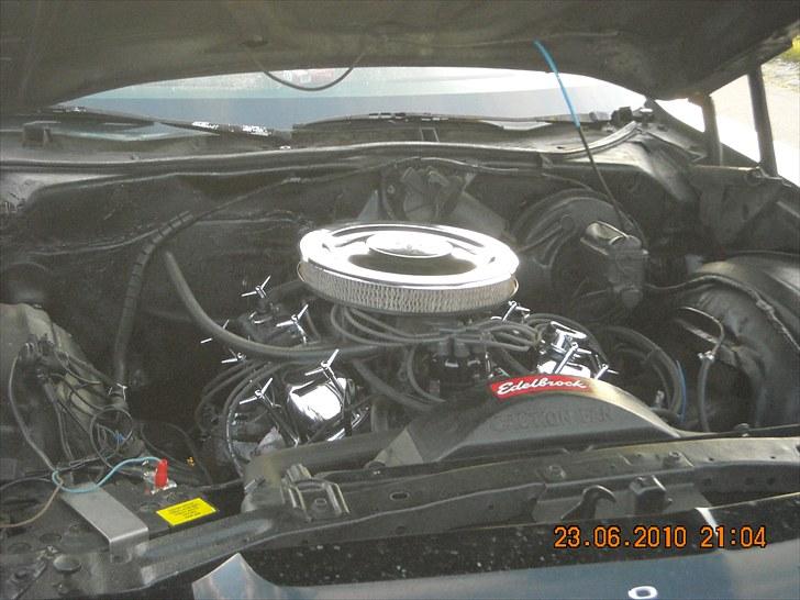 Ford ranchero 500 solgt - pyntede lidt med noget krom i motor rummet billede 13