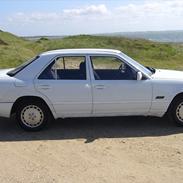 Mercedes Benz 250 D (W124)* SOLGT*