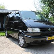 VW Caravelle VR6 supervan