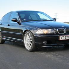 BMW 320i (Solgt)