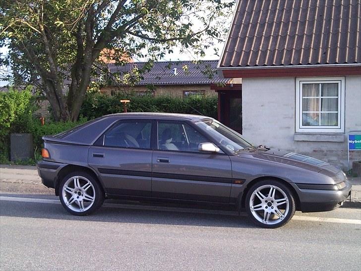 Mazda 323 f  (SOLGT) billede 7