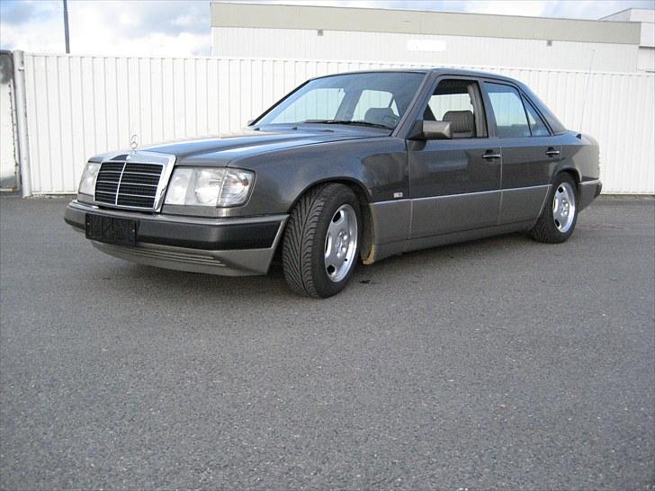 Mercedes Benz W124  260 E Solgt billede 13