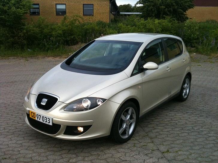 Seat Altea 2,0 TDi DSG - Solgt - der er tape på nr. pladen for de de lige er limet på, så for at støtte for en sikkerheds skyld billede 1