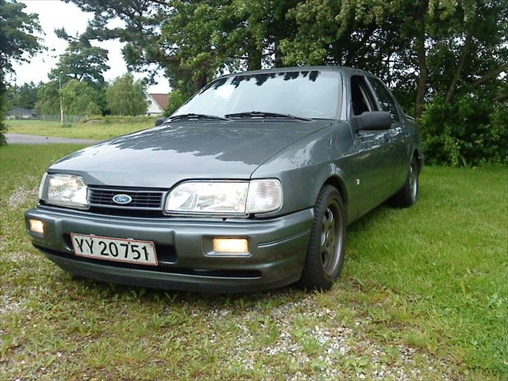 Ford Sierra 2,0 DOCH SOLGT billede 1