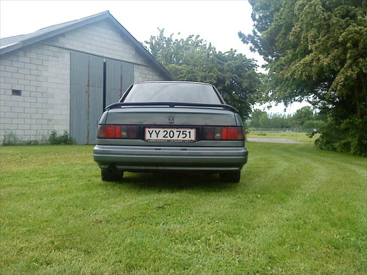 Ford Sierra 2,0 DOCH SOLGT billede 4