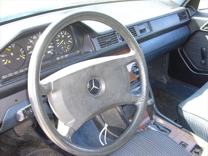 Mercedes Benz 250 D (W124)* SOLGT* billede 2