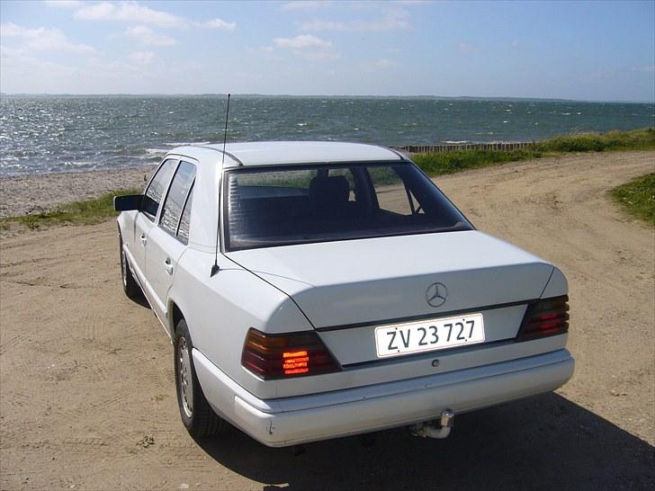 Mercedes Benz 250 D (W124)* SOLGT* billede 5