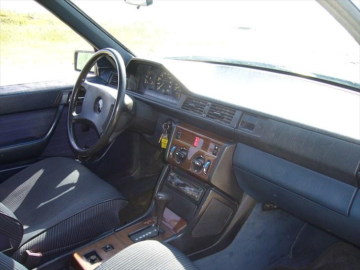 Mercedes Benz 250 D (W124)* SOLGT* billede 6