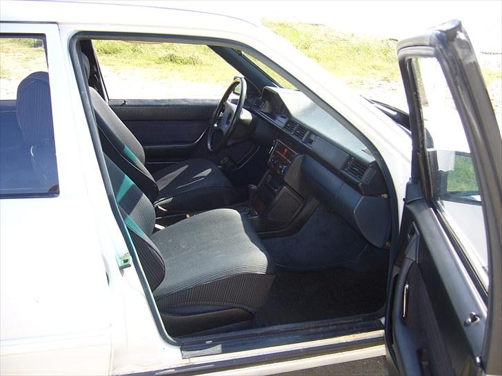 Mercedes Benz 250 D (W124)* SOLGT* billede 7