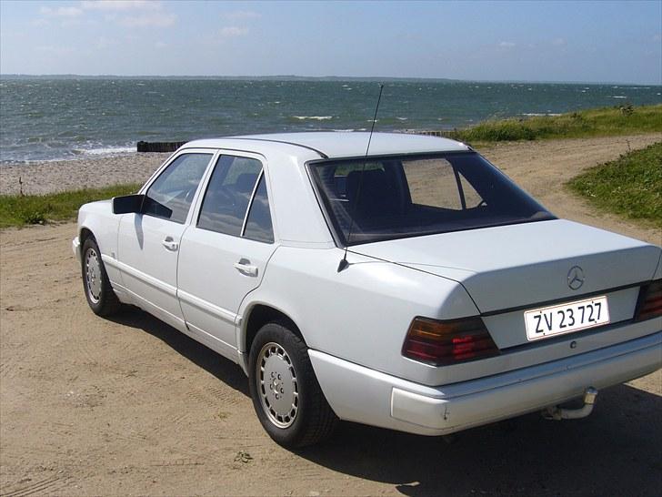 Mercedes Benz 250 D (W124)* SOLGT* billede 8