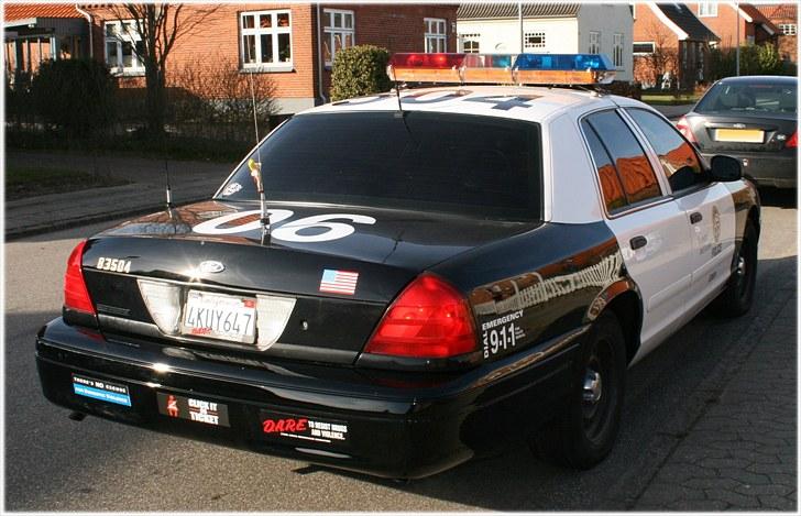 Ford Crown Victoria P71 - taget Hjemme foran huset billede 5