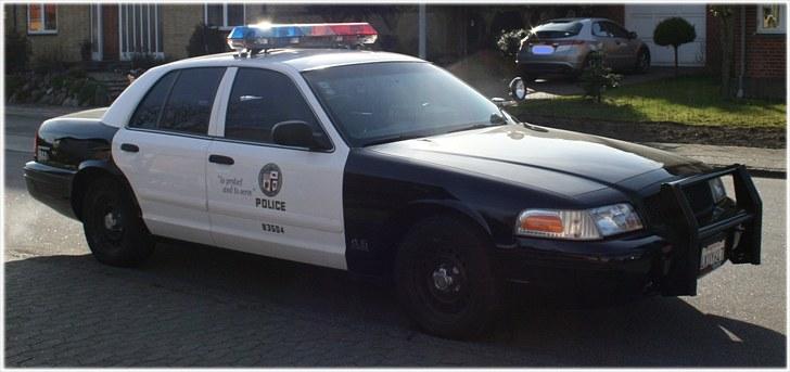 Ford Crown Victoria P71 - taget Hjemme foran huset billede 6