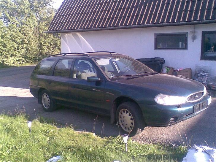 Ford mondeo 1,8 st car billede 3