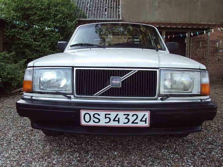 Volvo 240 "Solgt" - Samme registreringnummer hele livet. billede 1