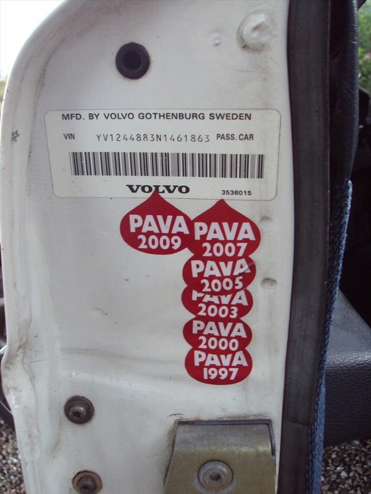 Volvo 240 "Solgt" - DERFOR er bilen ikke rustet væk. De 2 første omgange rustbeskyttelse er foretaget hos Volvo. Derfor står de ikke her, men i servicebogen. billede 15