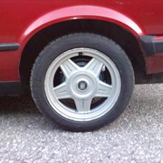 BMW 320i  E30       "solgt"