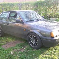 VW POLO 1,3 G40 solgt
