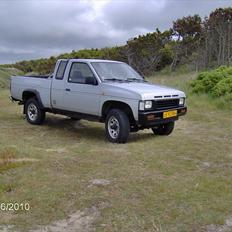 Nissan King Cab 4x4 (SOLGT)