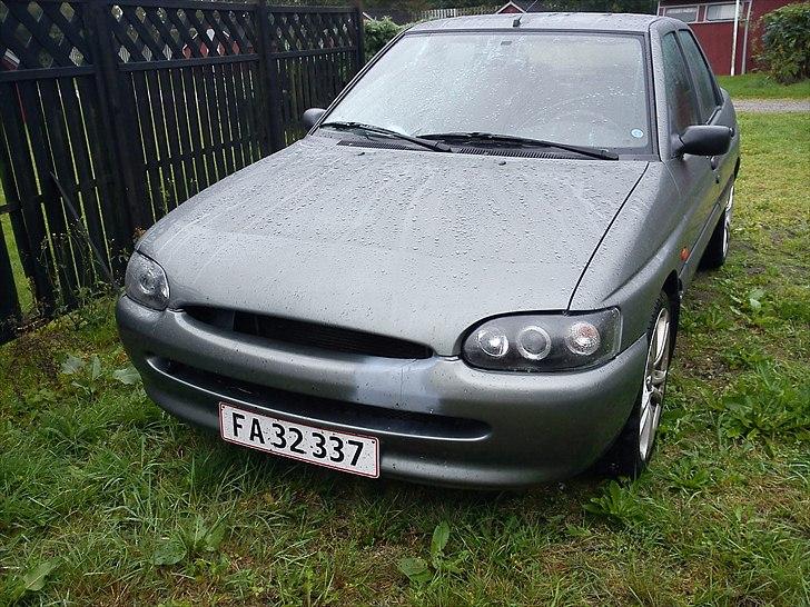 Ford Escort 1,6 i 16v Zetec billede 9