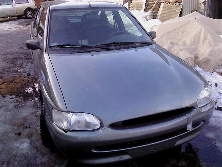 Ford Escort 1,6 i 16v Zetec - som hun så ud da jeg hented hende billede 11