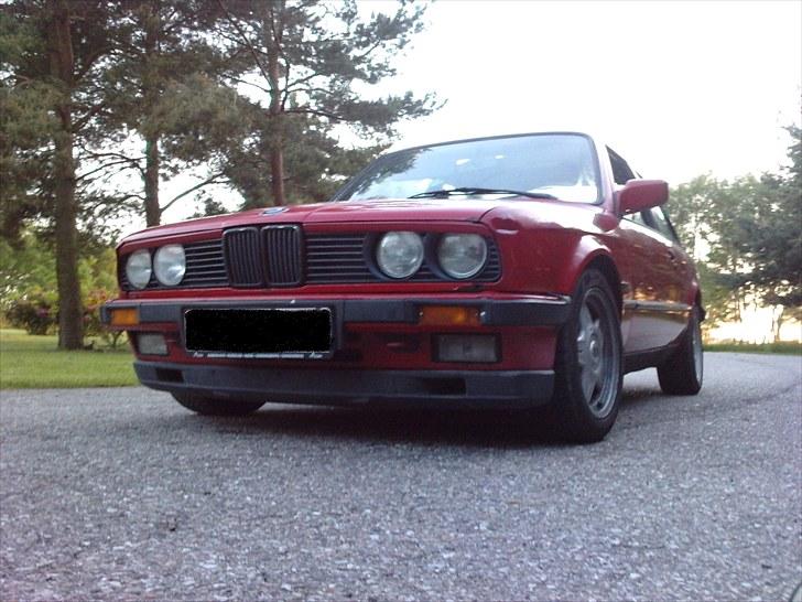 BMW 320i  E30       "solgt" billede 1