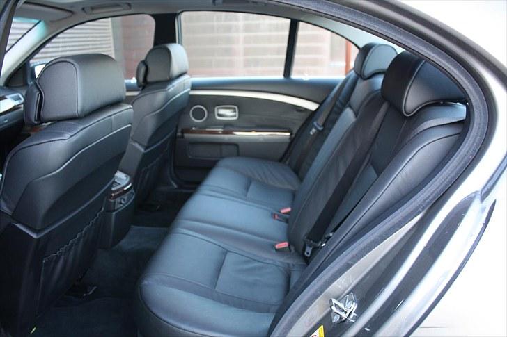 BMW 730D E66  SOLGT  - rear seat billede 11