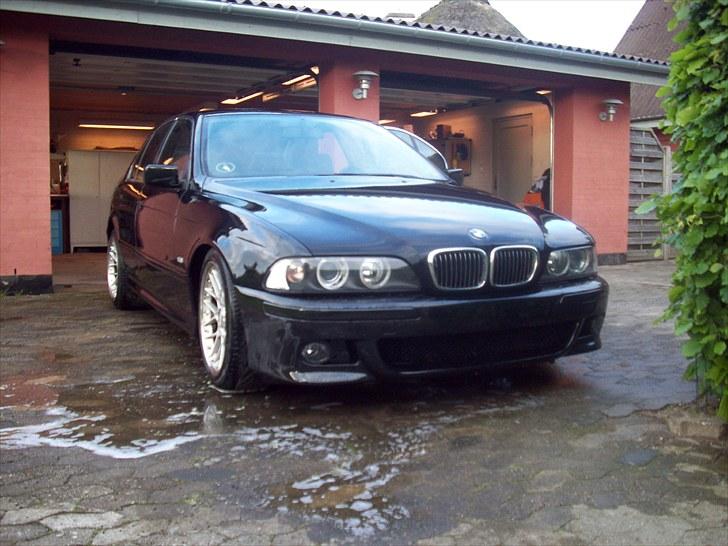 BMW E39 523 I solgt billede 1