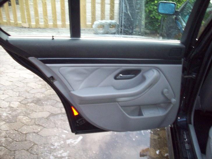 BMW E39 523 I solgt billede 8
