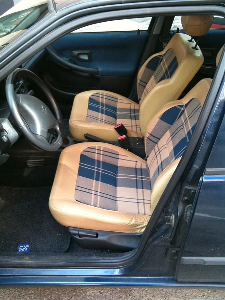 Peugeot 306 Eden Park - Delvist læder, så man skal lige passe på hvor man spilder. billede 3