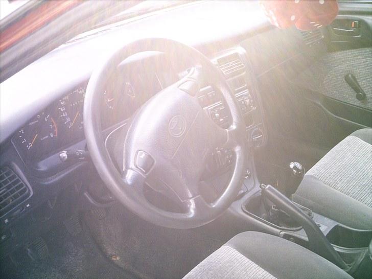 Toyota Carina E SOLGT billede 3