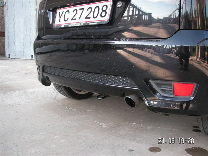 Ford Fiesta 2.0 ST *Solgt* - Det indfarvede stykke plastic i midten billede 6