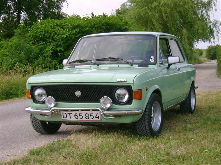 Fiat 128 Rally - nummerpladeholderen "ærlige Finn" er fjernet :- ) billede 1