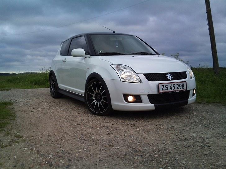 Suzuki Swift" D´ Hvide Gang$ter billede 7