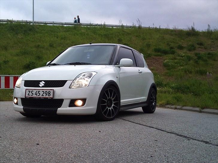 Suzuki Swift" D´ Hvide Gang$ter billede 10