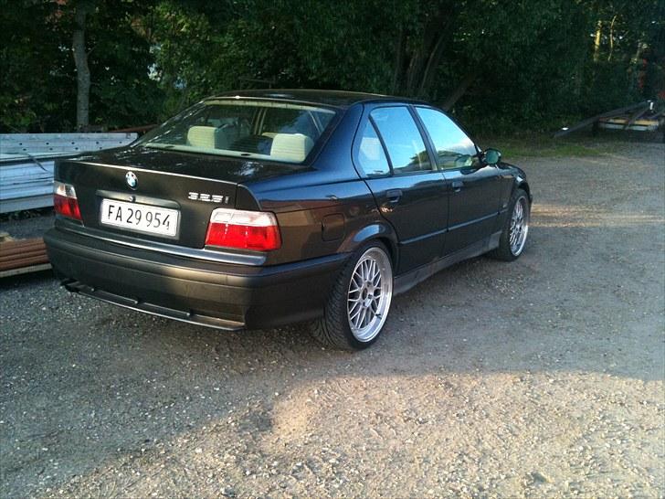 BMW 325 e36 billede 1