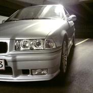 BMW 320i Solgt