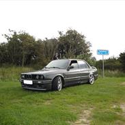 BMW E30 325i